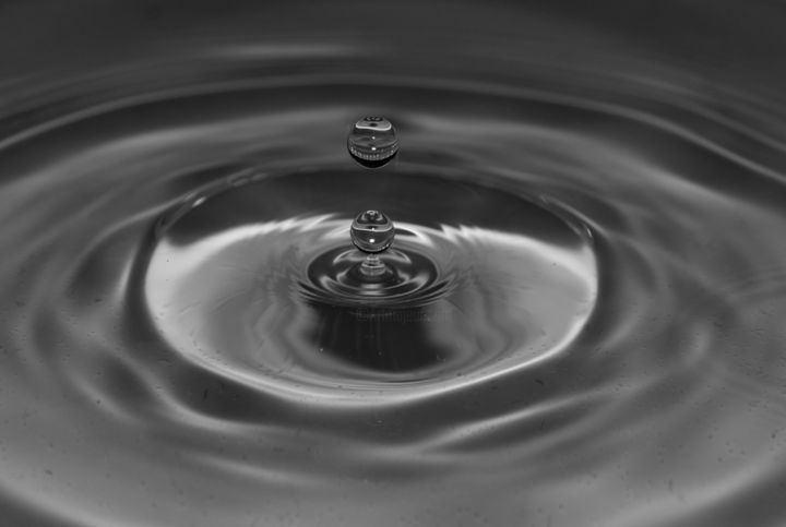 Photography titled "Waterdrops in Black…" by Wouter Kouwenberg, Original Artwork