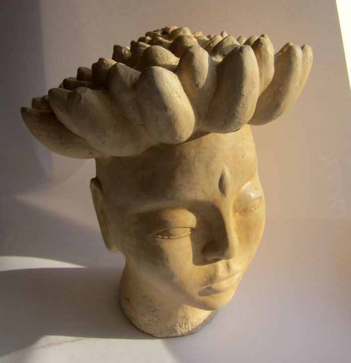 Sculptuur getiteld "Lotus Head" door Apricosa, Origineel Kunstwerk, Keramiek