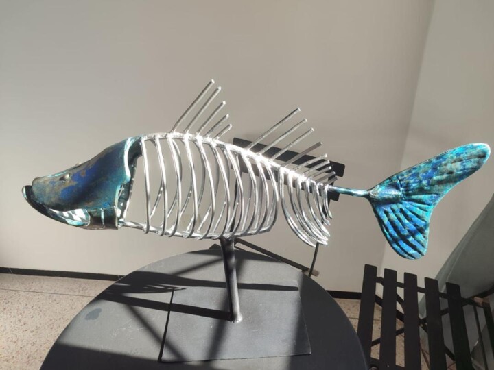 Sculpture intitulée "Fish after lunch" par Kubotoo, Œuvre d'art originale, Métaux
