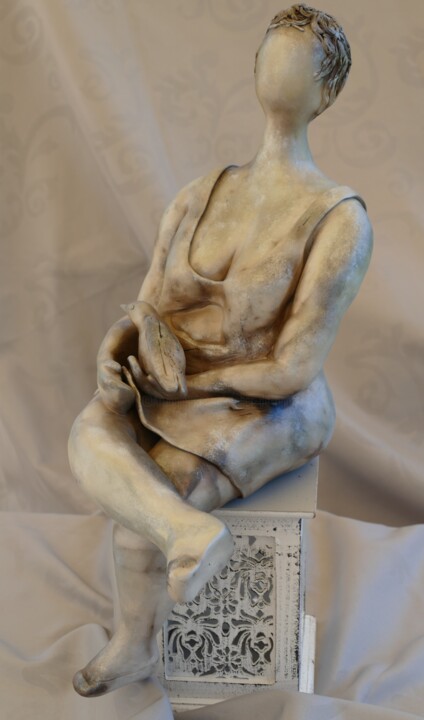 Sculpture titled "058 E_APOLLINE Légè…" by L'Atelier De Nanou, Original Artwork, Terra cotta