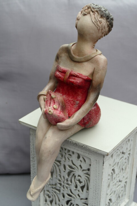 Sculpture titled "087_MANON ***" by L'Atelier De Nanou, Original Artwork, Terra cotta