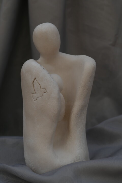 Скульптура под названием "137_BIENVEILLANCE *…" - L'Atelier De Nanou, Подлинное произведение искусства, Терракота