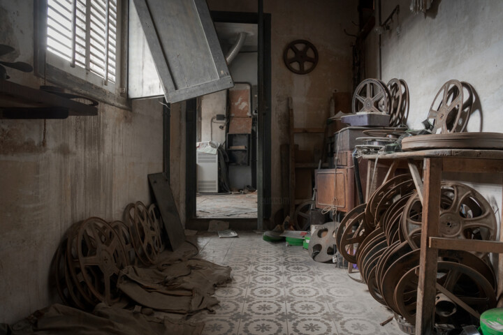 Photographie intitulée "La sala de projecci…" par La Makineta Del Temps, Œuvre d'art originale, Photographie numérique