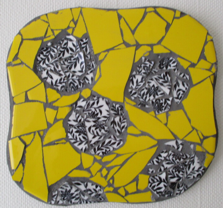 Sculpture titled "Motifs ronds" by La Souris Au Champignon Noir, Original Artwork, Mosaic