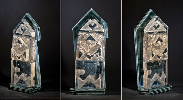 Sculpture intitulée "Hidden Temple" par Lachezar Dochev, Œuvre d'art originale, Verre