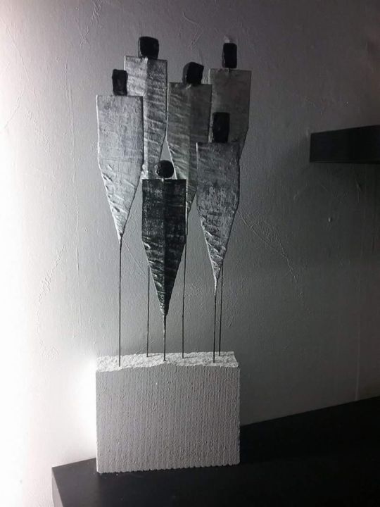 Sculpture intitulée "“vReEmDe MaN”" par Nick Lafruit, Œuvre d'art originale, Béton cellulaire
