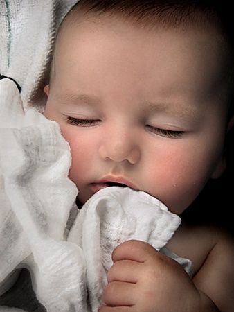 Photography titled "Baby Boy Sleeping" by Tamas Kooning Lansbergen, Original Artwork