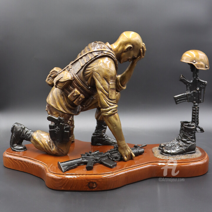 Escultura intitulada "Soldier's Cross Bro…" por Laran Ghiglieri, Obras de arte originais, Bronze