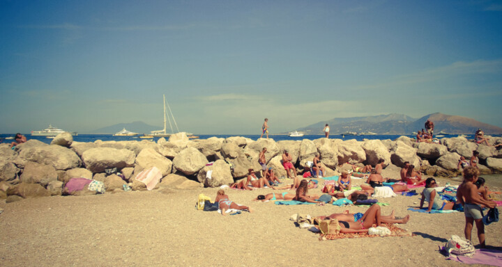 Fotografia intitolato "Capri beach, Italy" da Larisa Siverina, Opera d'arte originale, Fotografia non manipolata