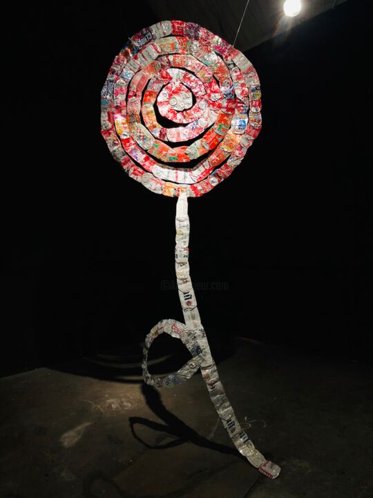 Escultura titulada "All That Shines Und…" por Laura Quattrocchi, Obra de arte original, Aluminio