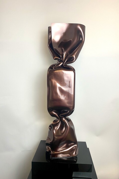 Sculpture titled "Wrapping Bonbon Cho…" by Laurence Jenk, Original Artwork, Plastic