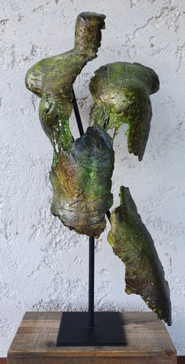 Sculpture titled "Swana" by Laurence Bigand, Original Artwork, Clay