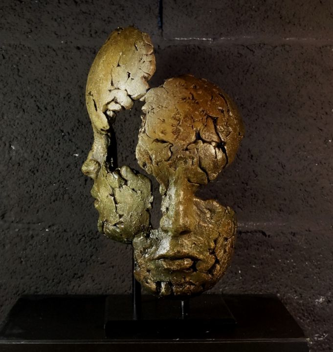 Sculpture intitulée "julia et nayala" par Laurence Bigand, Œuvre d'art originale, Argile