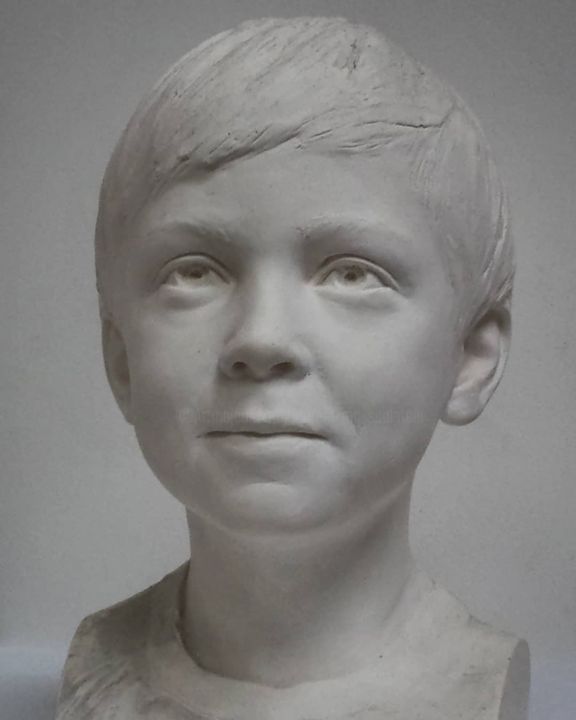 Scultura intitolato "Portrait d'enfant" da Laurent Mc, Opera d'arte originale, Gesso