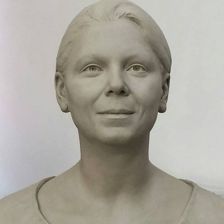 Скульптура под названием "Portrait de femme" - Laurent Mc, Подлинное произведение искусства, Глина