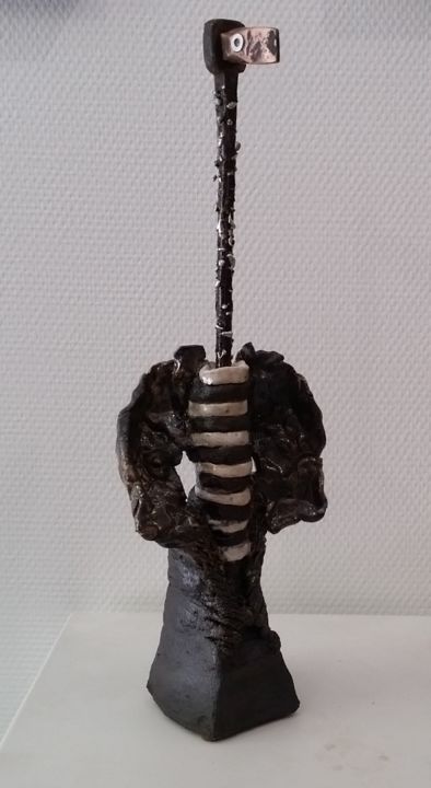 Sculpture titled "vautour" by Laydev, Original Artwork, Ceramics