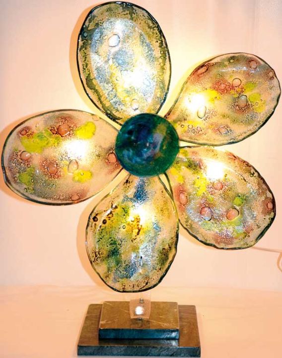 Sculpture intitulée "fleur lumineuses au…" par Victor Mamane, Œuvre d'art originale, Verre