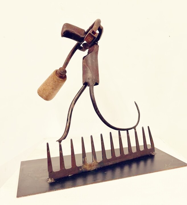 Sculpture titled "" Statut " D'artist…" by Le Petit Juan, Original Artwork, Metals