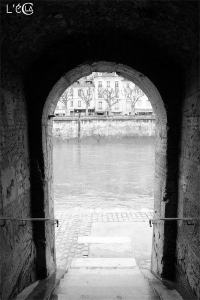 Photography titled "porte sur le fleuve" by L'Écla, Original Artwork