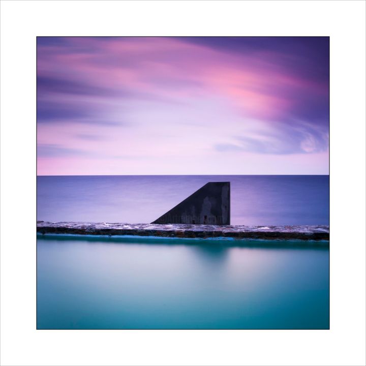 Photographie intitulée "Shark Pool" par Lecocq Mi., Œuvre d'art originale, Photographie numérique