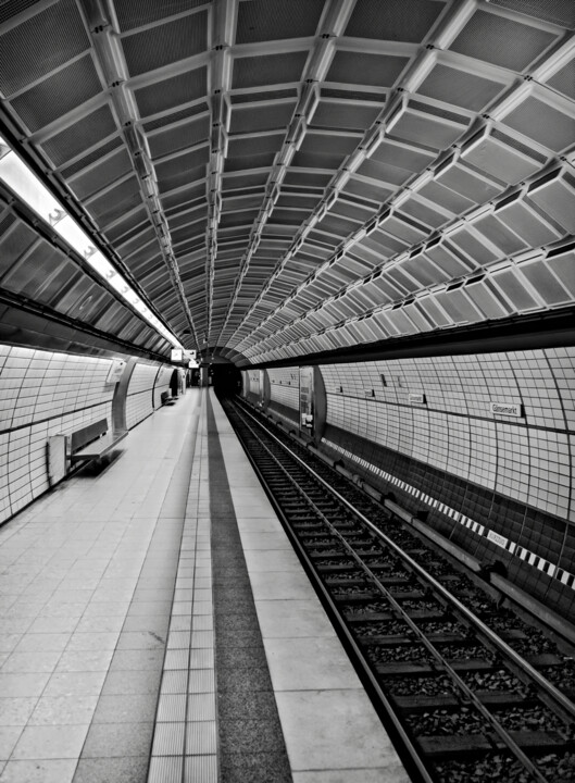 Photography titled "Die U-Bahnstation" by Leopold Brix, Original Artwork, Digital Photography
