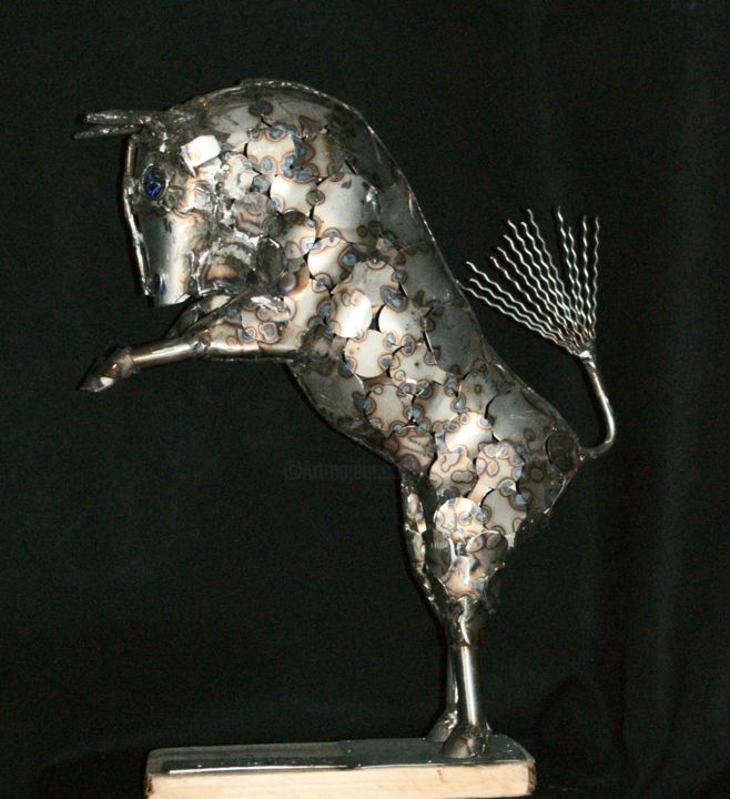 Sculpture intitulée "Taureau Inoxydable" par Maryvonne Lepinoy (MARLEN), Œuvre d'art originale, Métaux