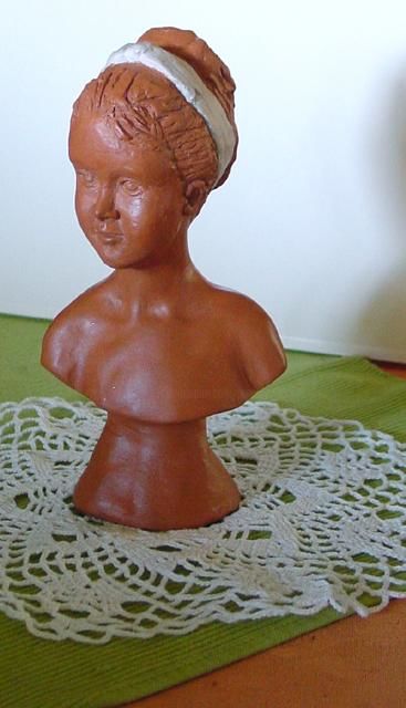 Sculpture titled "petite marquise" by Maryvonne Lepinoy (MARLEN), Original Artwork, Terra cotta