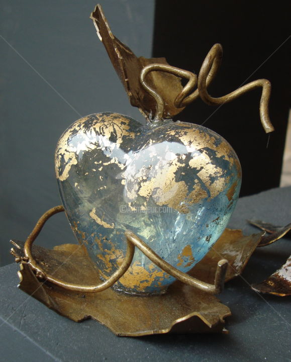 Sculpture titled "Coeur" by Annesofie, Original Artwork, Metals