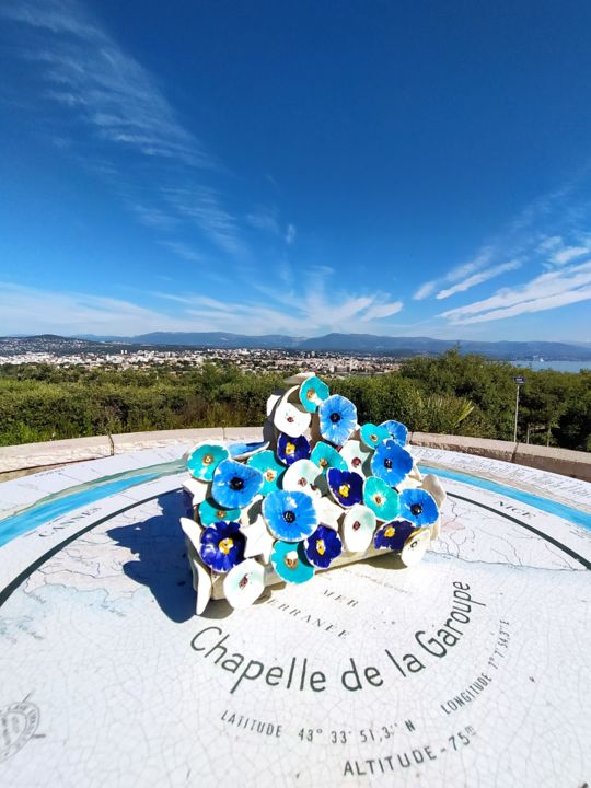 Sculpture intitulée "Dreams Bag Fleurs b…" par Lila D'Harcourt (Lila), Œuvre d'art originale, Céramique