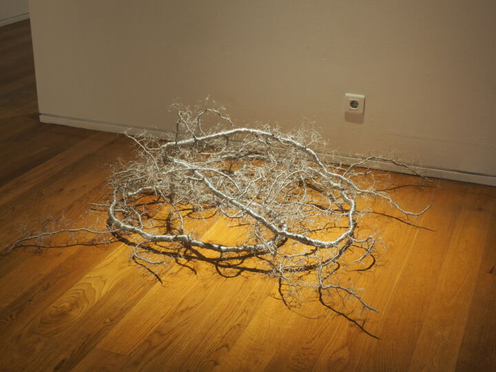 Escultura intitulada ""Tudo tem um tempo…" por Lima-Netto, Obras de arte originais, Alumínio
