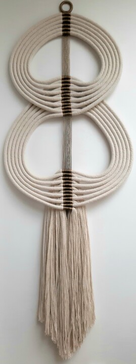 Textielkunst getiteld "Totem 2" door Lisa Thevenon, Origineel Kunstwerk, String Art