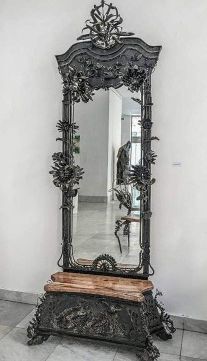 Sculpture titled "Mirror" by Ljuba, Original Artwork, Metals