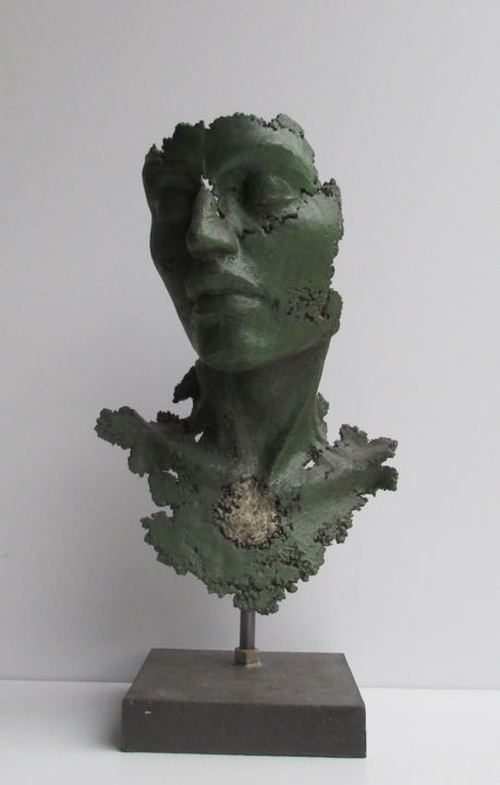 Sculpture intitulée "buste patiné vert" par Jean-Yves Verne, Œuvre d'art originale, Ciment