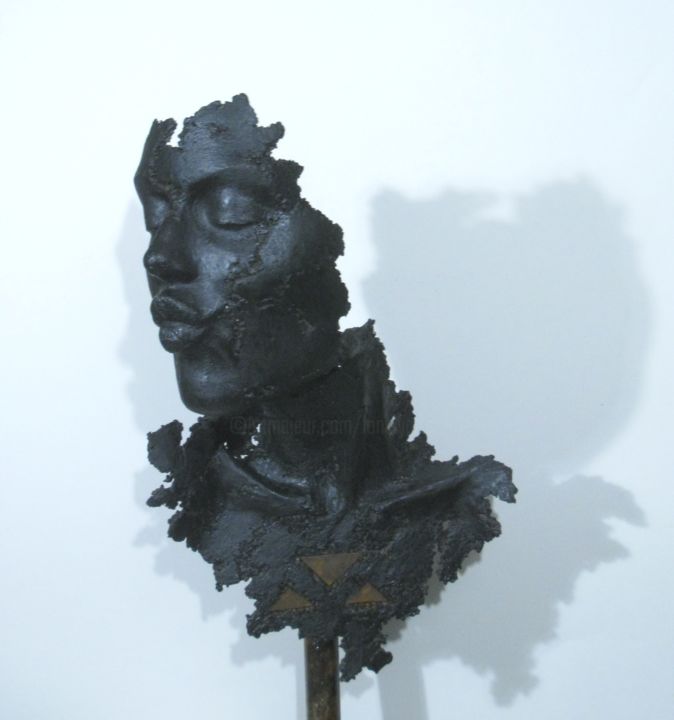 Sculpture intitulée "le bisou" par Jean-Yves Verne, Œuvre d'art originale, Ciment Monté sur Métal