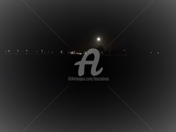 Photographie intitulée "Full Moon mon amie" par Glenn Michael Morley, Œuvre d'art originale, Photographie manipulée