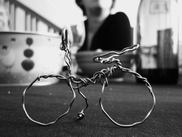 Photographie intitulée "Le petit vélo" par Laura Domartin, Œuvre d'art originale