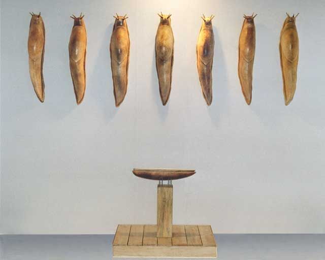 Installation intitulée "L'Amatrice de limac…" par Lou Perdu, Œuvre d'art originale