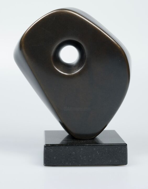 Sculpture intitulée "Homage to Hepworth" par Louis Moffett, Œuvre d'art originale, Bronze