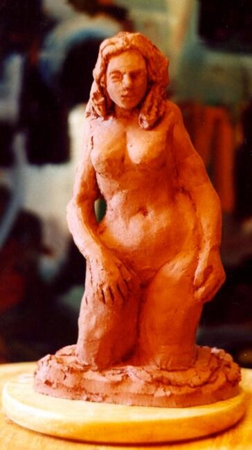 Sculpture intitulée "FEMME OBSERVANT SCU…" par Louis Runemberg, Œuvre d'art originale