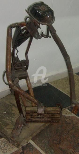 Sculpture titled "albañil" by Lucas Carrion, Original Artwork