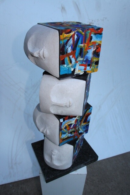 Sculpture titled "Aldeia global 1" by Luiz Queimadela, Original Artwork, Metals
