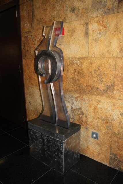 Sculpture titled "TranspAa" by Luiz Queimadela, Original Artwork, Metals