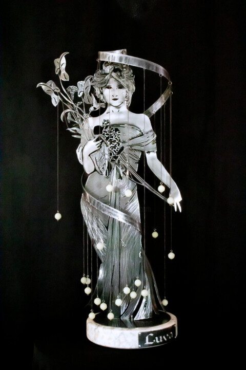 Skulptur mit dem Titel "Margot" von Luva Simone, Original-Kunstwerk, Metalle