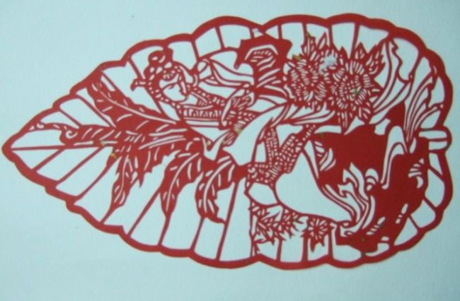 Pintura intitulada "Folk paper-cut art…" por Luzhi Feng, Obras de arte originais, Decoupages
