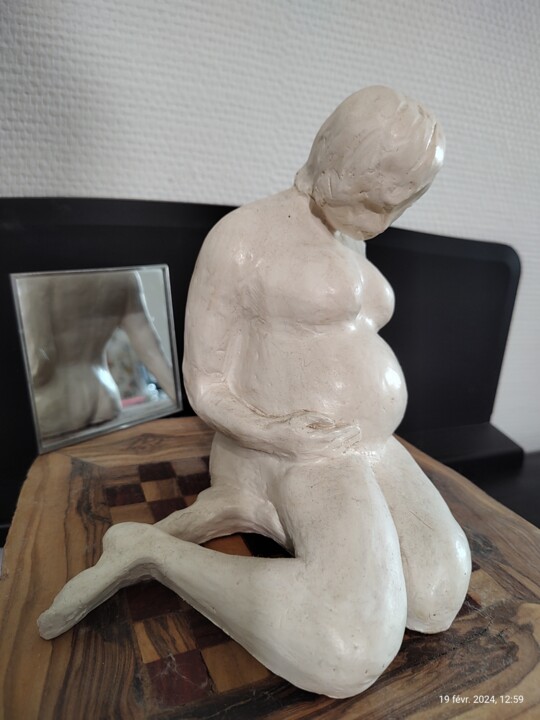 Скульптура под названием "DEUX : Femme encein…" - Ma Chaloupe, Подлинное произведение искусства, Глина