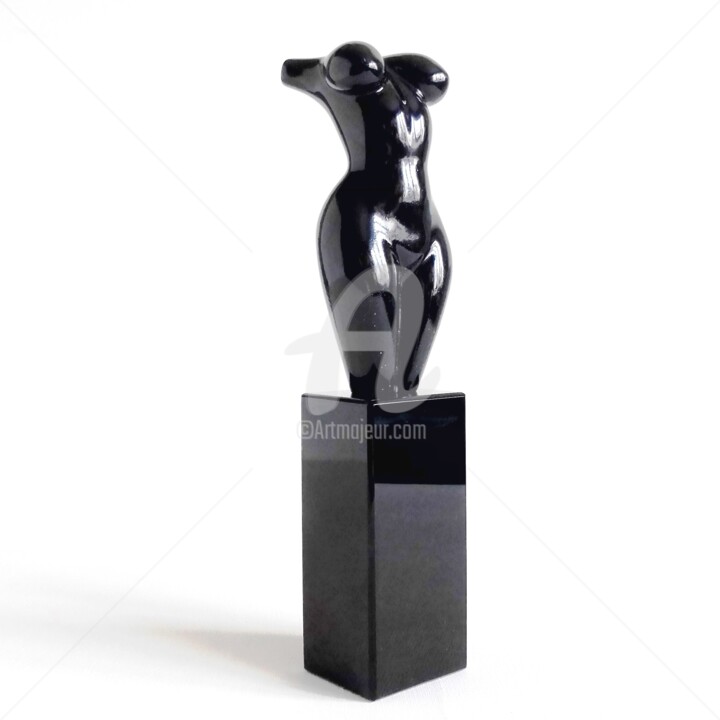 Скульптура под названием "1BLACK GIRL7 ON BLA…" - Maas Tiir, Подлинное произведение искусства, Смола