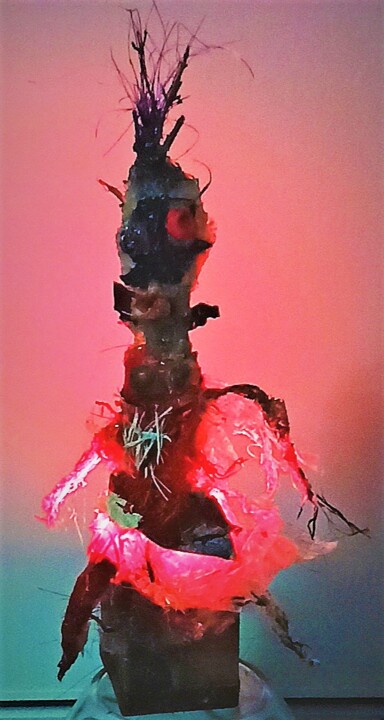 Sculpture titled "La fesseuse" by Macopen, Original Artwork, Plastic