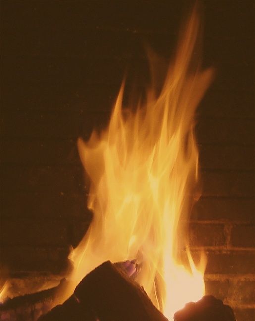 Photographie intitulée "Feu de cheminée" par Maclade, Œuvre d'art originale, Autre