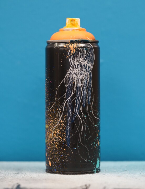 Sculpture titled "Spray Can - Jennyfi…" by Madeleine Gorges, Original Artwork, Spray paint