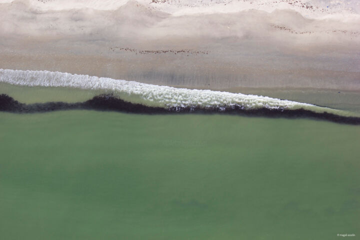Photographie intitulée "La vague" par Magali Asselin, Œuvre d'art originale, Photographie non manipulée Monté sur Plexiglas